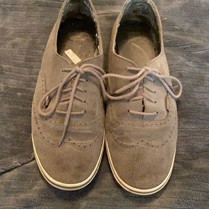 Gray Suede Vans Wingtip Sneaker Men’s 7.5 Women’s 9